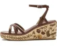 Сандалии Bernardo Cairo Embroidery с вышивкой рафия и танкеткой