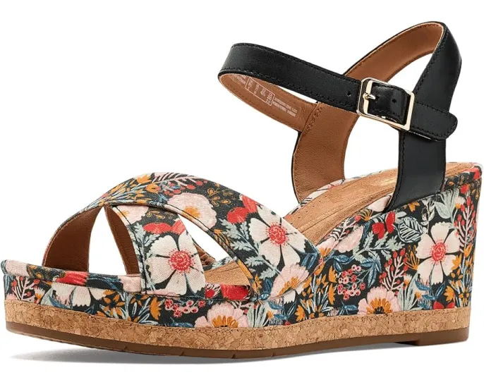 Сандалии Clarks Chicly Floral с контурной стелькой и ремешком на пряжке