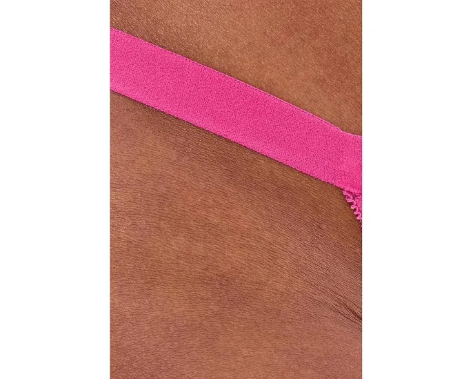 Стринги Never Say Never Skimpie с кружевной вставкой от Cosabella