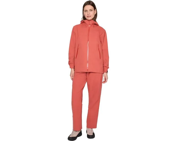 Куртка Arc'teryx Beta с технологией GORE-TEX и водоотталкивающими молниями
