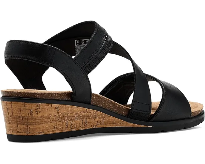 Clarks Kacha Wave сандалии на низком клине из мягкой кожи и контрастными ремешками