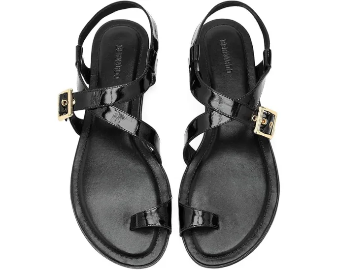 Сандалии Bernardo Hartshorn с кольцом для пальца и фактурной кожей