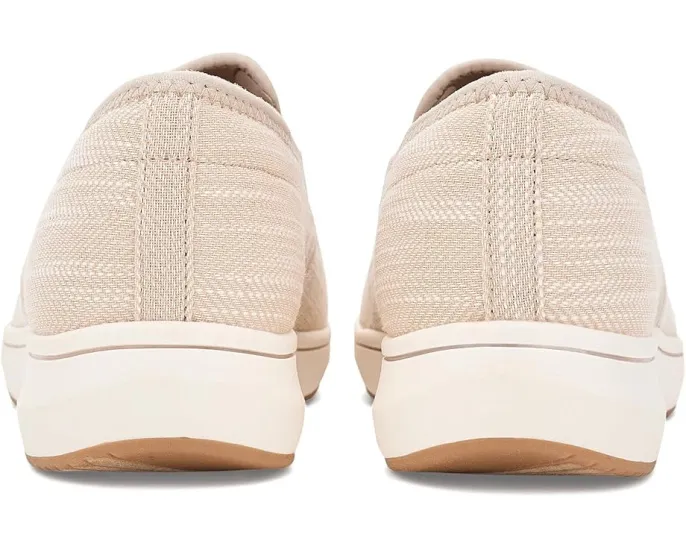 Слипоны Clarks Breezesky Zoe с текстильным верхом и стелькой Cushion Soft