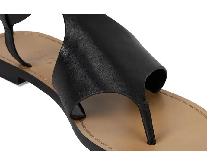 Сандалии Marc Fisher LTD Lille с миндалевидным носком и регулируемой лямкой