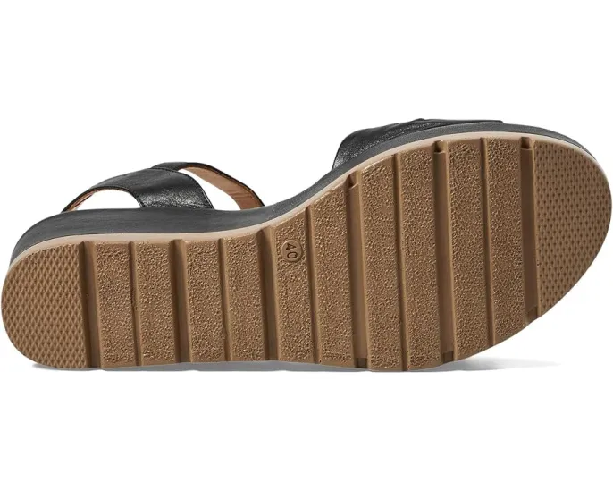 Сандалии Wakefield Spring Step с декоративным цветком из кожи и клиновидным каблуком