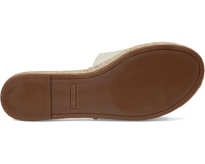 Сандалии Biricha Floral Flat от Lucky Brand с объемным цветочным декором и резиновой подошвой