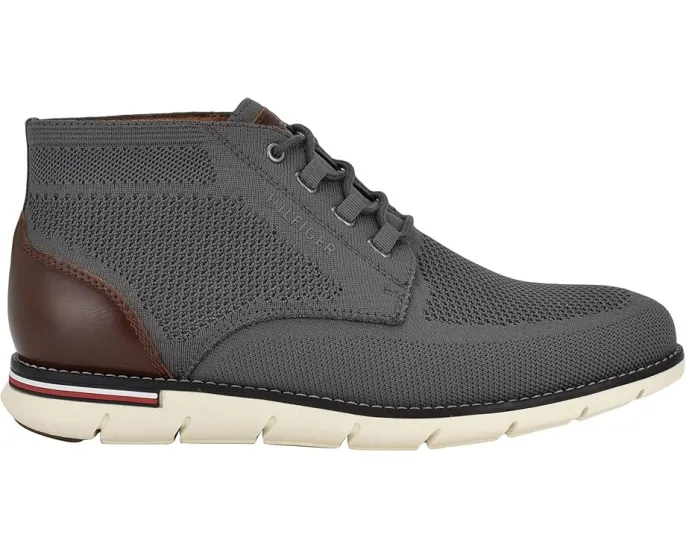 Мужские ботинки Wythe от Tommy Hilfiger в стиле чакка с современной подошвой