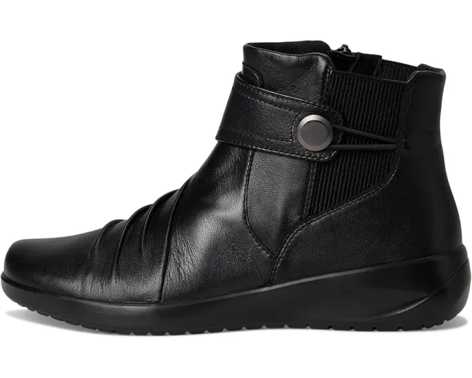 Ботинки Clarks Kaetlyn Sara для офиса с удобной стелькой