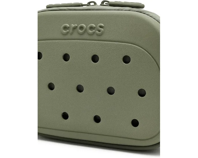 Поясная сумка Crocs с основным отделением на молнии и карманом сзади