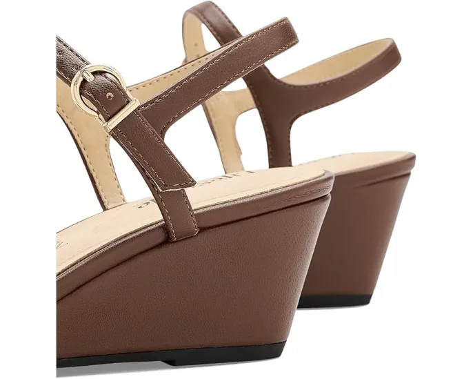 Сандалии LifeStride Sawyer Strappy с регулируемым ремешком на щиколотке и клиновидным каблуком