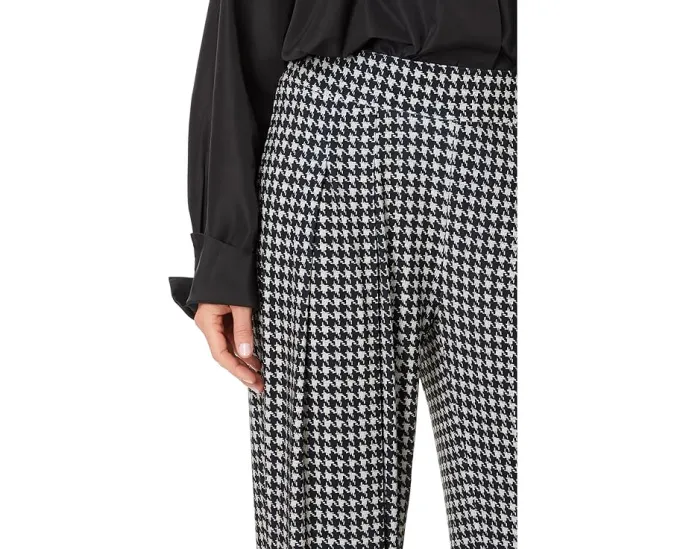 Norma Kamali Low Rise Pleated Trouser брюки с защипами на эластичном поясе