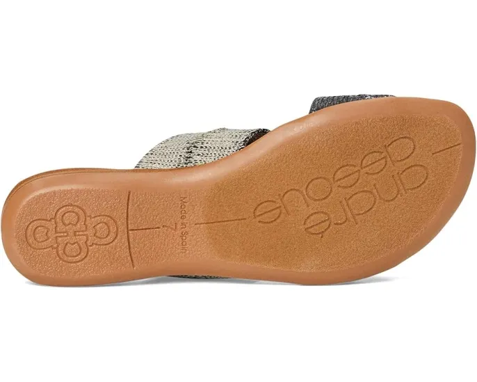 Сандалии Andre Assous Noor на плоской подошве с текстурированным верхом из джута