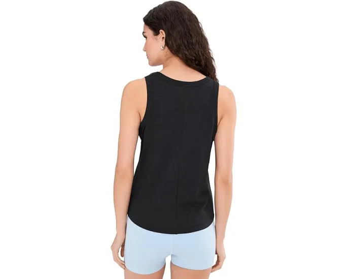 Топ Cloud Tank 2 от TravisMathew с широкими бретелями и прямым подолом