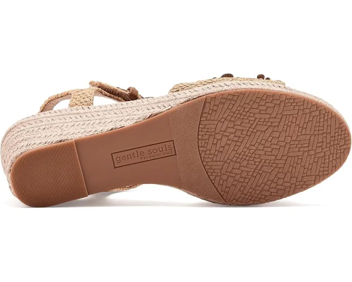 Босоножки Gentle Souls by Kenneth Cole Gibson на танкетке с цветочным декором