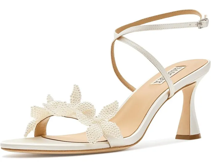 Туфли Badgley Mischka Whitney с цветочным декором из жемчуга и расклешенным каблуком