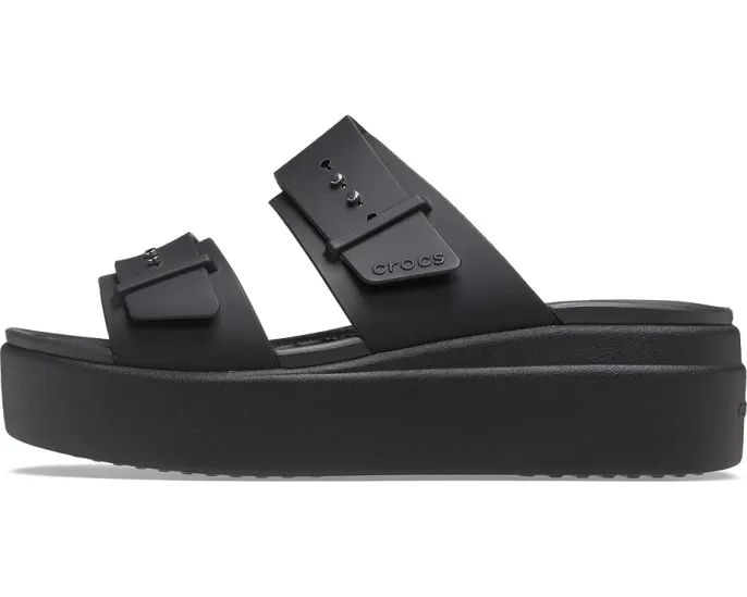 Сандалии Crocs Brooklyn Buckle Low Wedge с платформой и пеной LiteRide