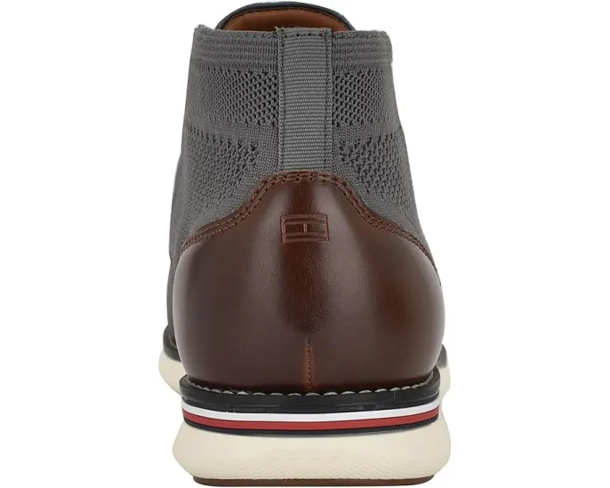 Мужские ботинки Wythe от Tommy Hilfiger в стиле чакка с современной подошвой