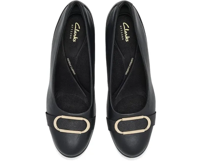 Туфли Clarks Shaya Lux на устойчивом каблуке с отделкой под уздечку