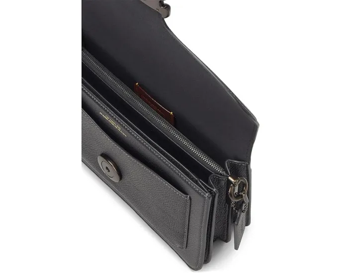 Сумка через плечо COACH Polished Pebble Leather Tabby 26 с фирменной фурнитурой