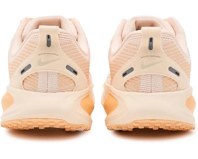 Беговые кроссовки Nike Kids Vomero 18 с пеной ReactX