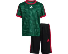 Детский комплект adidas Kids Aop Soccer с футболкой и шортами в футбольной тематике
