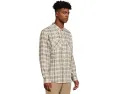 Сорочка TravisMathew Cloud Flannel Plaid в клетку с длинными рукавами и накладными карманами