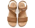 Clarks Kacha Wave сандалии на низком клине из мягкой кожи и контрастными ремешками