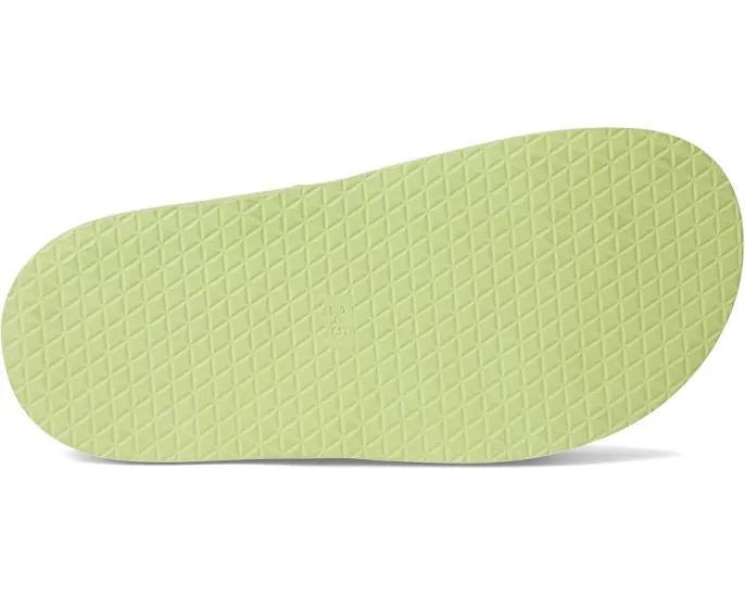 Сандалии Madoxx от Blue by Betsey Johnson на платформе с яркой подошвой и цветочным декором