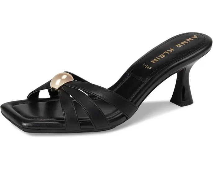 Босоножки Anne Klein Jonelle с жемчужным декором и котячьим каблуком