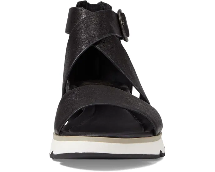 Босоножки Sofft Mackenna с арочной поддержкой и регулируемой пряжкой