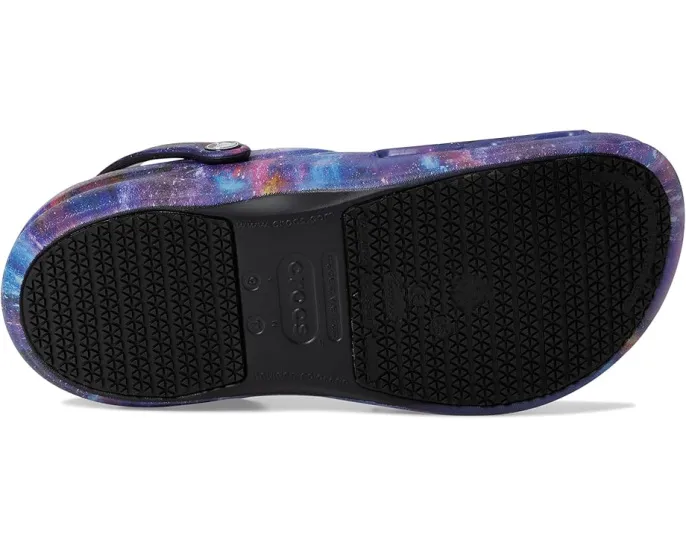 Кроссовки-клоги Bistro Graphic от Crocs Work с противоскользящей подошвой