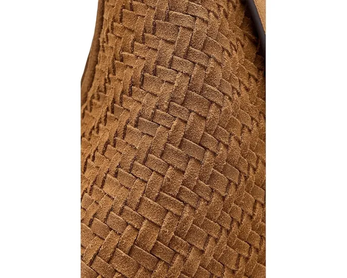 Madewell The Essential Curve Shoulder Bag сумка из замши плетеная