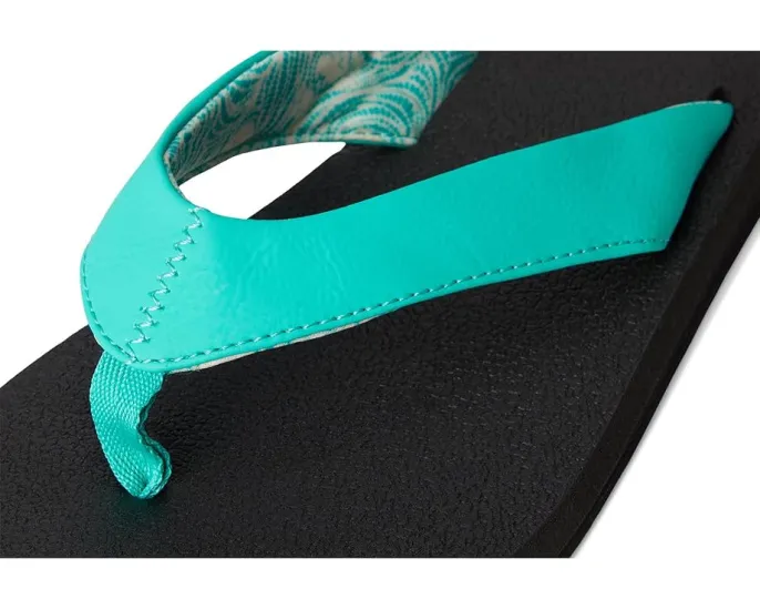 Сланцы Sanuk Yoga Mat II с оригинальной стелькой из коврика для йоги и переработанной подошвой