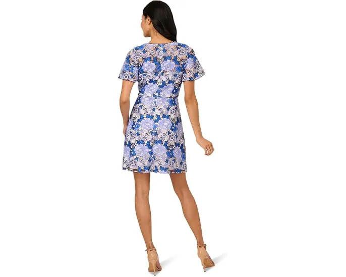 Короткое платье Adrianna Papell с цветочной вышивкой и широкими бретелями