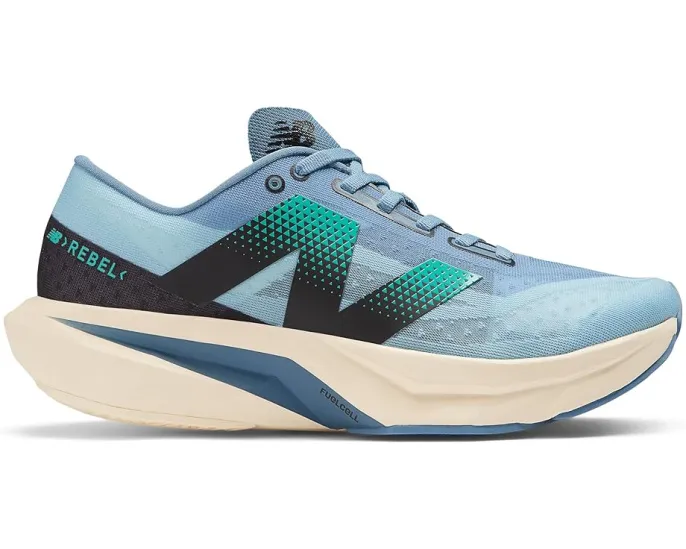 Беговые кроссовки New Balance FuelCell Rebel v4 с пеной FuelCell и светоотражающими элементами