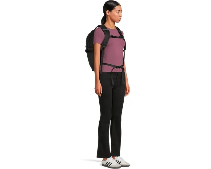 Женский рюкзак Recon Luxe с системой FlexVent и отделом для ноутбука от The North Face
