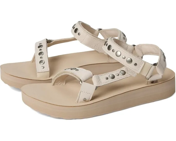 Сандалии Midform Universal Studded от Teva на платформе с шипами