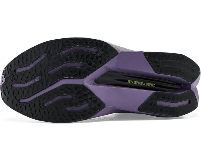Беговые кроссовки New Balance FuelCell SuperComp Trainer v3 с карбоновой пластиной