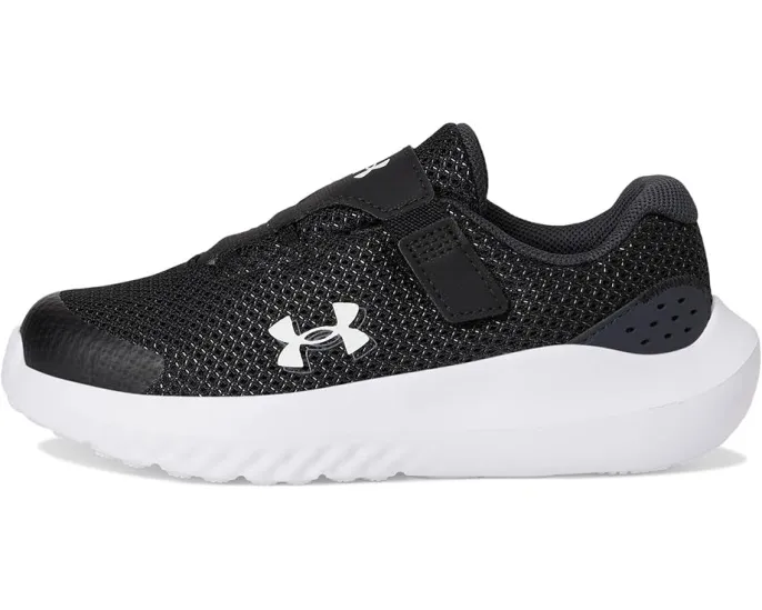 Первые шаги в детских кроссовках Under Armour Infant Surge 4 на липучке