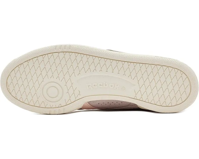 Кроссовки Reebok Club C Grounds UK с замшевым верхом и каучуковой подошвой