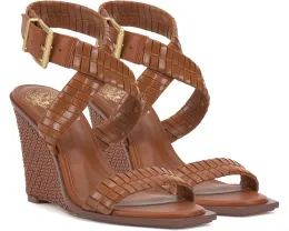 Сандалии Elynna от Vince Camuto со стразами