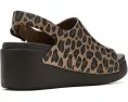 Сандалии-слайды Crocs Dylan Platform с металлическими заклепками