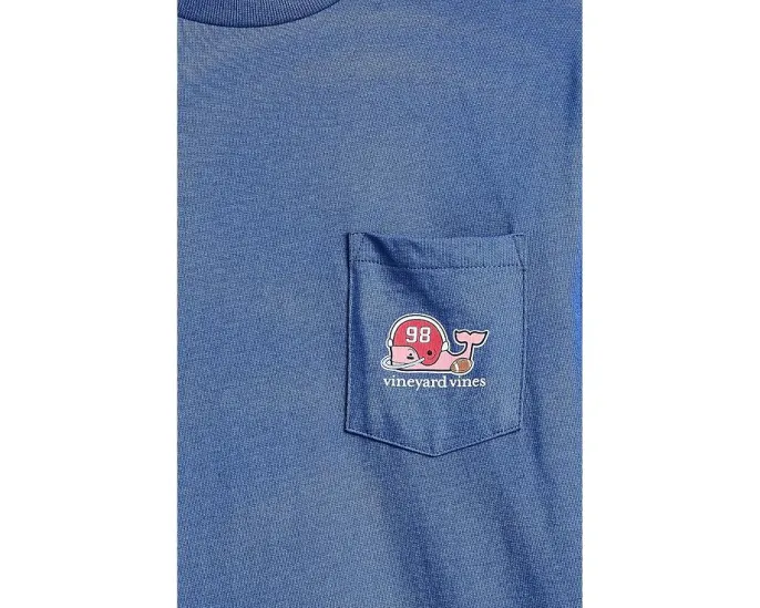 Футболка Vineyard Vines с китом и футбольным сюжетом для мальчиков