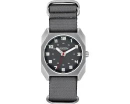 Наручные часы Nixon Scout Nato с октагональным корпусом и водонепроницаемостью 10 ATM