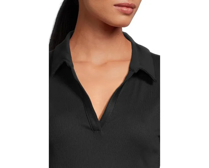 Поло TravisMathew Moveknit с коротким рукавом и V-образным вырезом