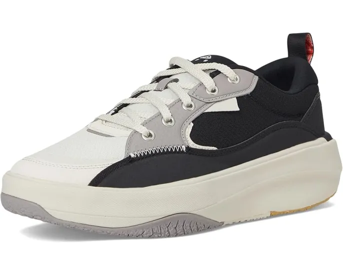 Кроссовки Reef Fanning с амортизацией и открывалкой на подошве