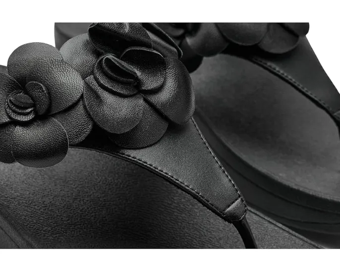 Сандалии FitFlop Lulu Flower с ремешком между пальцев и цветочным декором