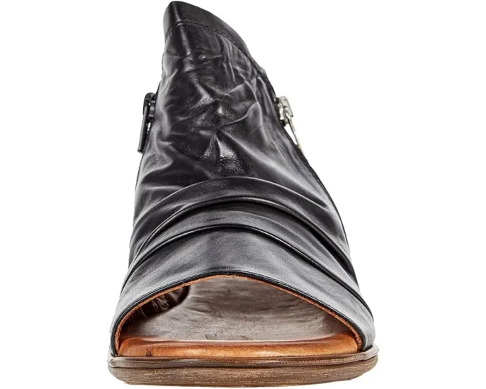 Ботильоны Miz Mooz Dylan с текстурированной кожей и боковой молнией