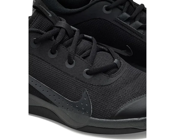 Кроссовки Nike Omni Multi-Court для подростков с классической шнуровкой