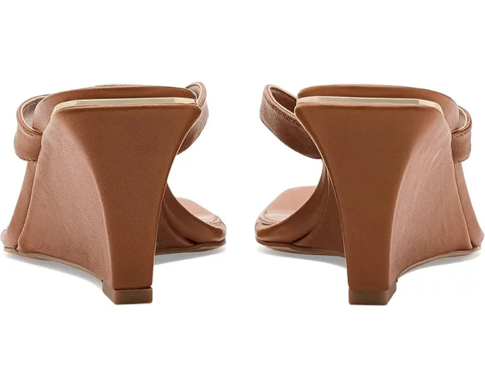 Сандалии-вьетнамки Cianna Thong Wedge Vince Camuto на танкетке